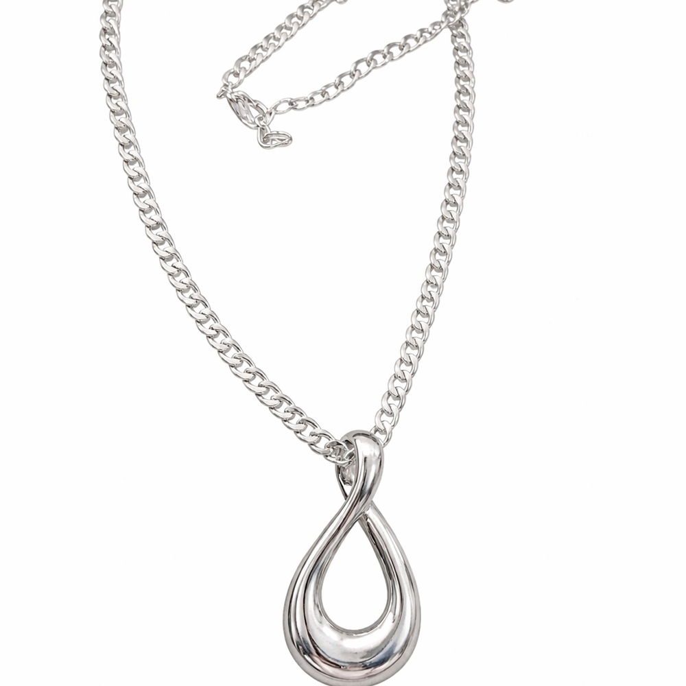 Silver-tone Teardrop Pendant necklace, contemporary fashion jewelry.